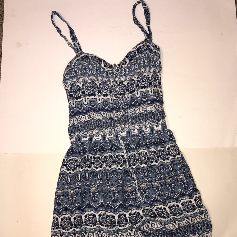 ADORABLE Hollister flowy romper!!